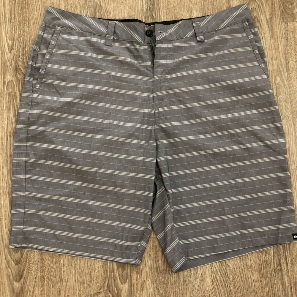 Men’s quicksilver hybrid amphibian shorts, size 38